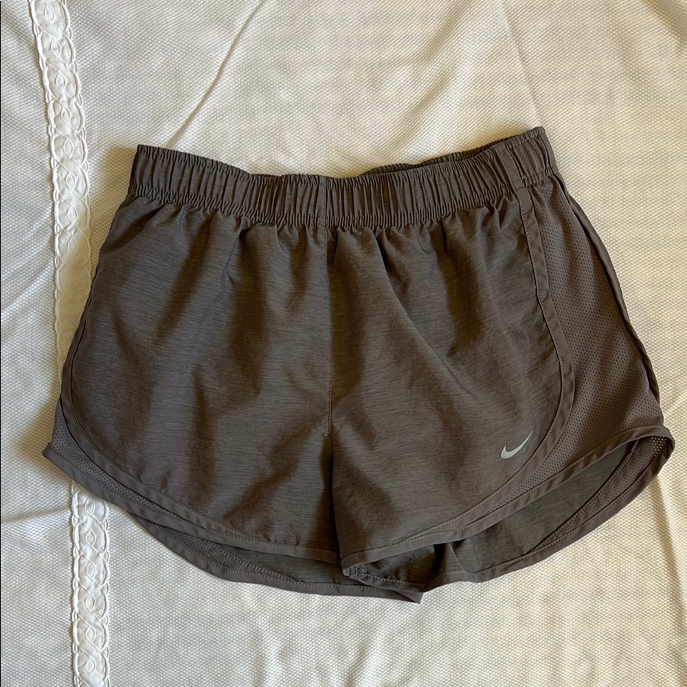Gray nike tempo shorts